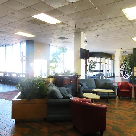 YYC Town And Country Motor Hotel المظهر الخارجي الصورة