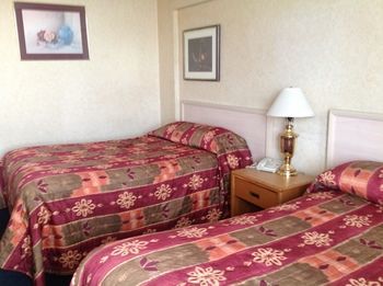 YYC Town And Country Motor Hotel المظهر الخارجي الصورة