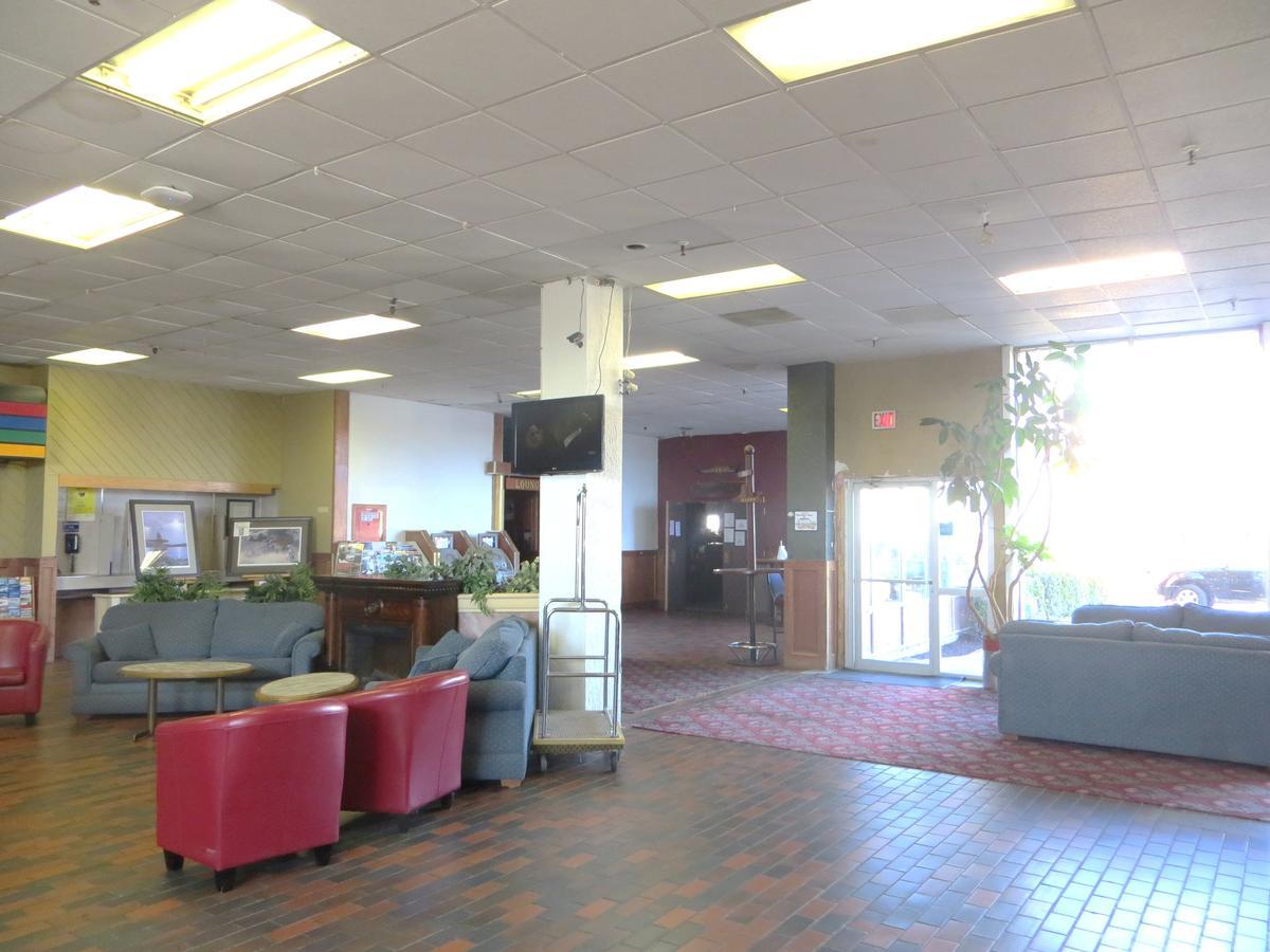 YYC Town And Country Motor Hotel المظهر الخارجي الصورة